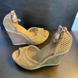 Resortwear Jimmy Choo Beige Leather wedge Sandals     Size 9